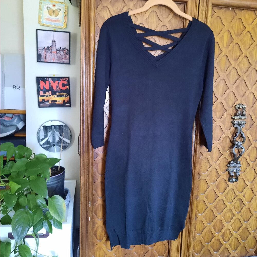 Moral Fiber Criss-Cross Tunic Knit Sweater Dress - Black, Size XS/Jr. M